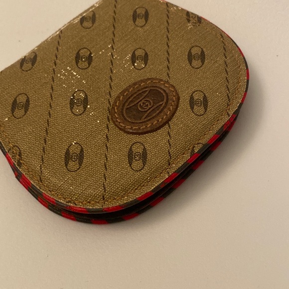 Gucci Accessory Collection Rounded Pouch Compact - Picture 3 of 13